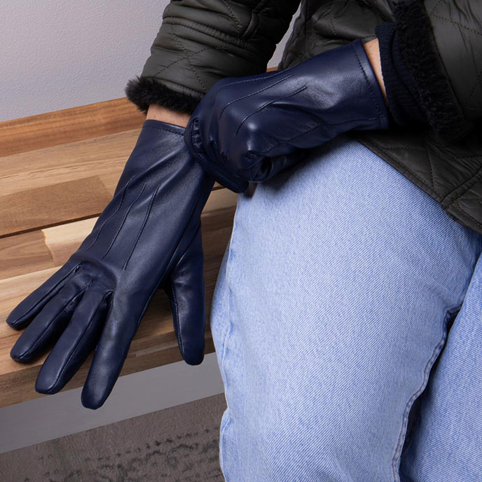 Isotoner® Ladies Three Point Leather Glove With SmarTouch™ Navy