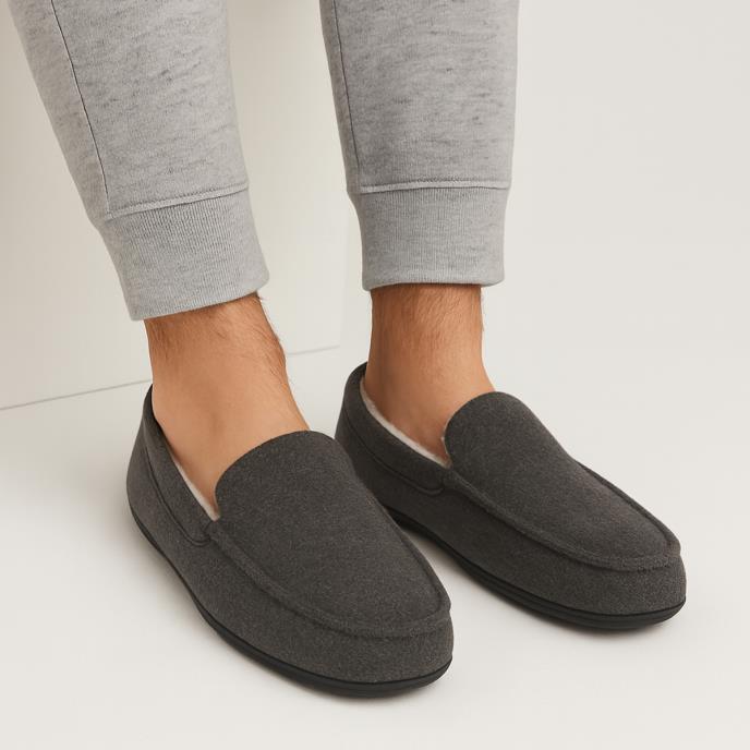 totes toasties® Mens Felt Moccasin Slipper With Sherpa Lining Grey